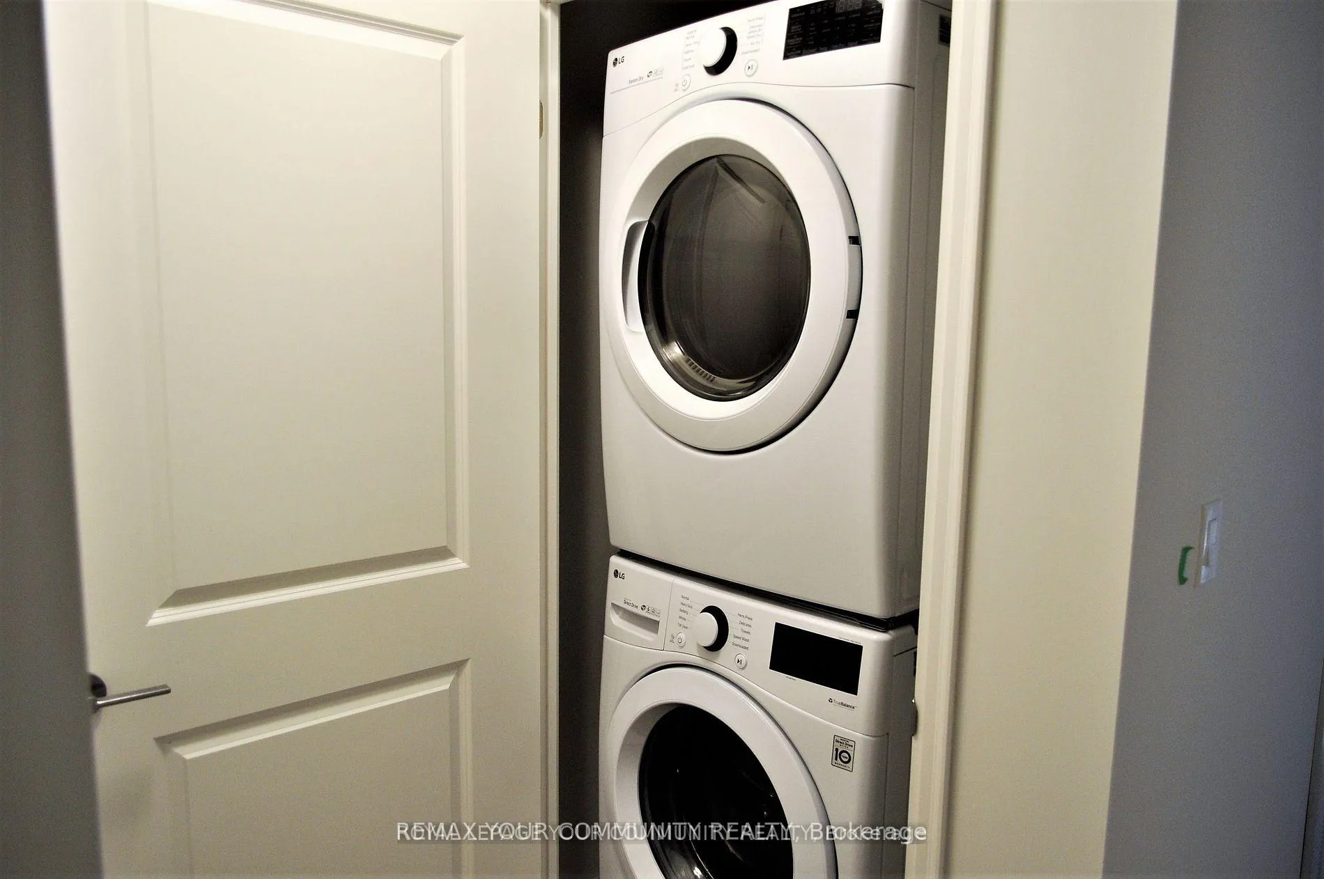 Photo 11 of Unit 904, 10 Rouge Valley Drive, Markham, Unionville — HOMEH