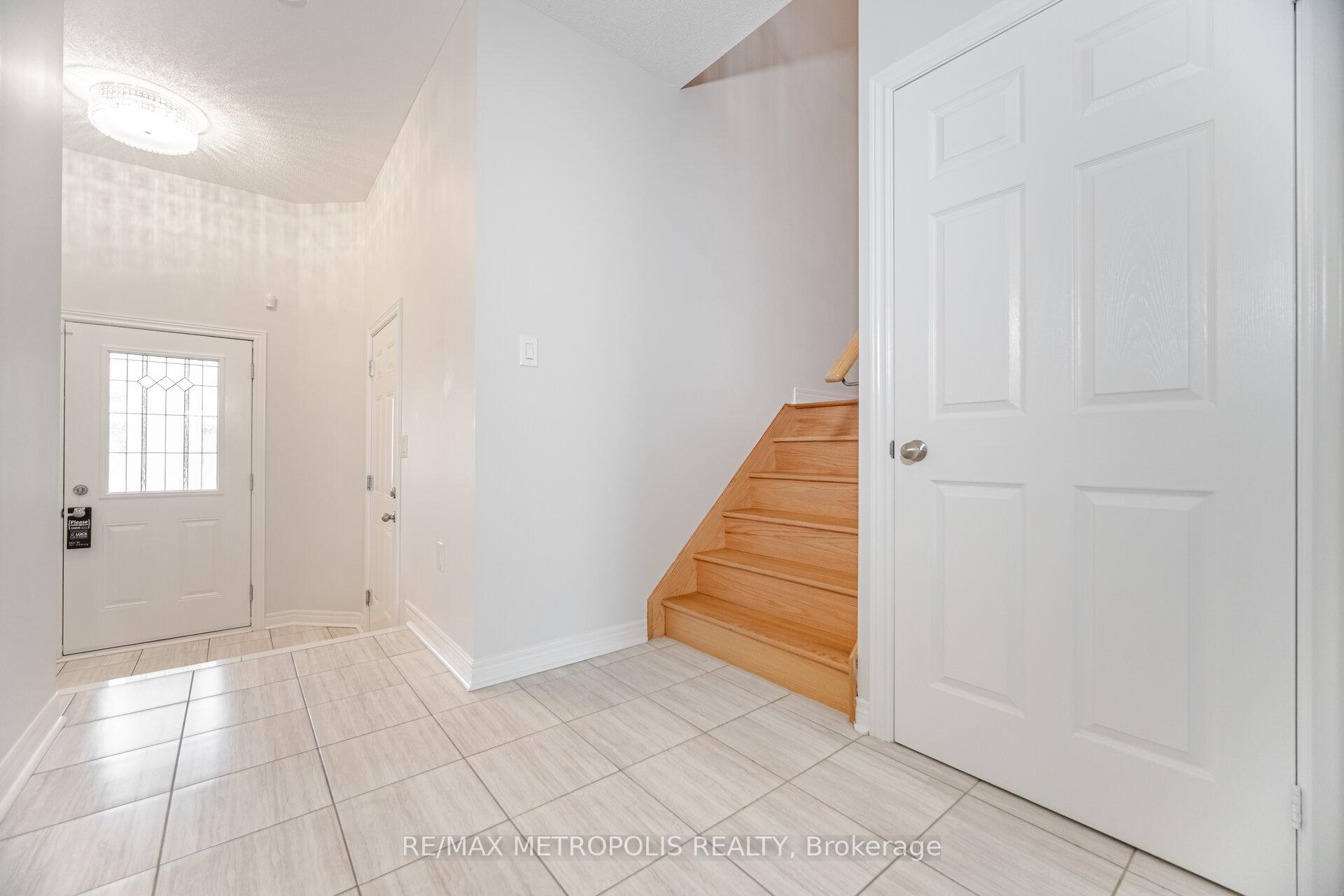 Photo 4 of 37 Jevons Drive, Ajax, South East — HOMEH