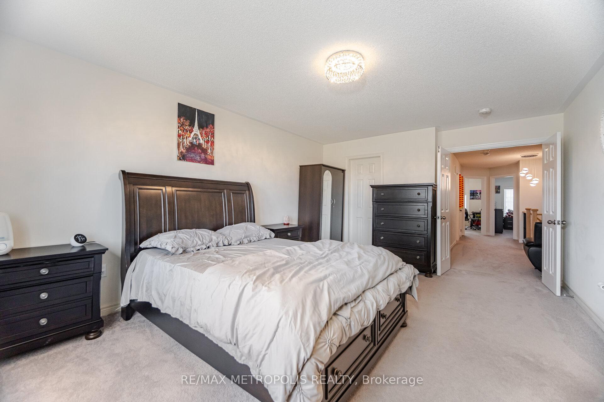 Photo 9 of 37 Jevons Drive, Ajax, South East — HOMEH
