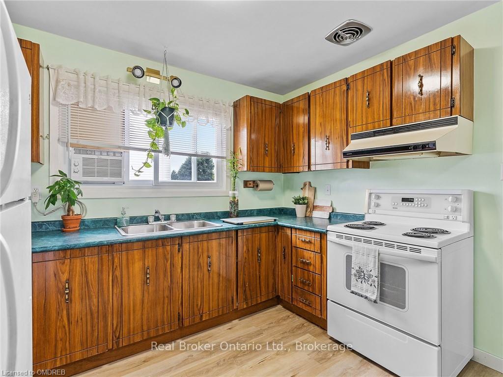Photo 8 of 164G Henry Street, Brant, Brantford Twp — HOMEH