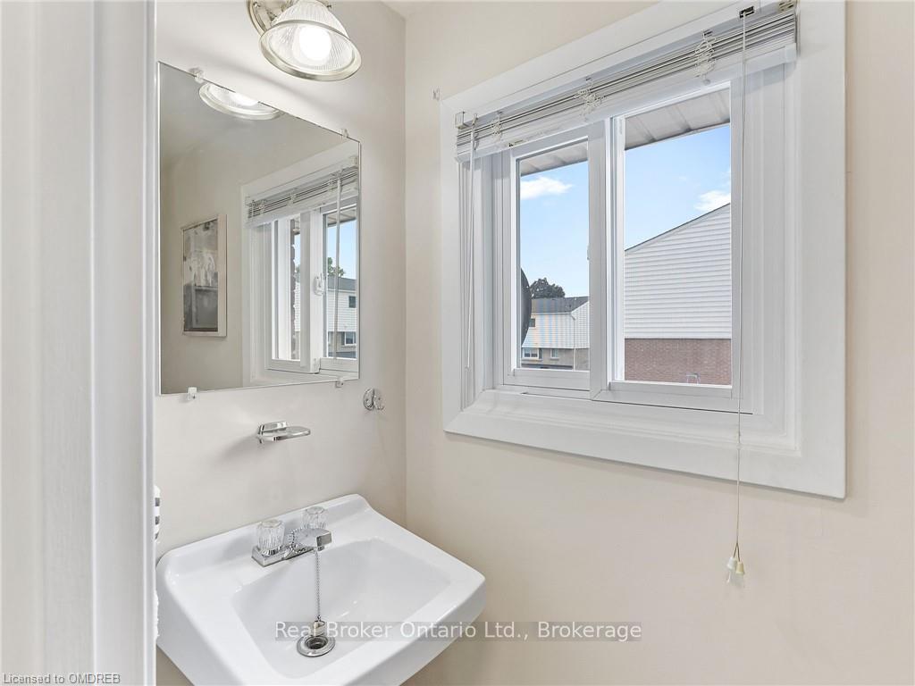 Photo 10 of 164G Henry Street, Brant, Brantford Twp — HOMEH