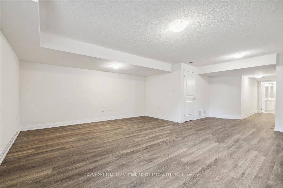 Photo 33 of 64 Cosmopolitan Common, St. Catharines, Carlton/Bunting — HOMEH