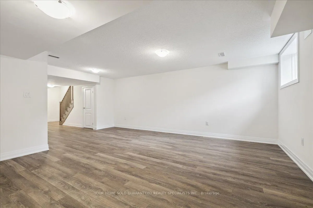 Photo 34 of 64 Cosmopolitan Common, St. Catharines, Carlton/Bunting — HOMEH