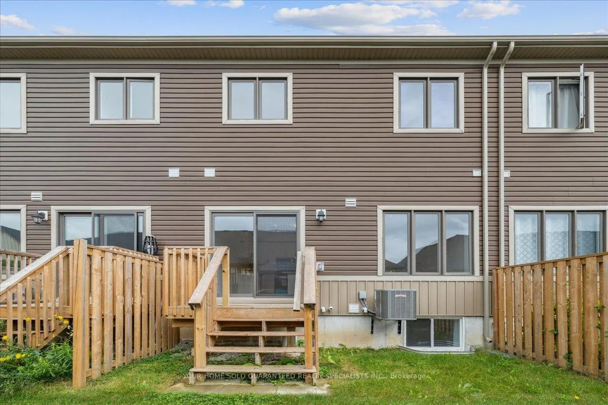 Photo 37 of 64 Cosmopolitan Common, St. Catharines, Carlton/Bunting — HOMEH