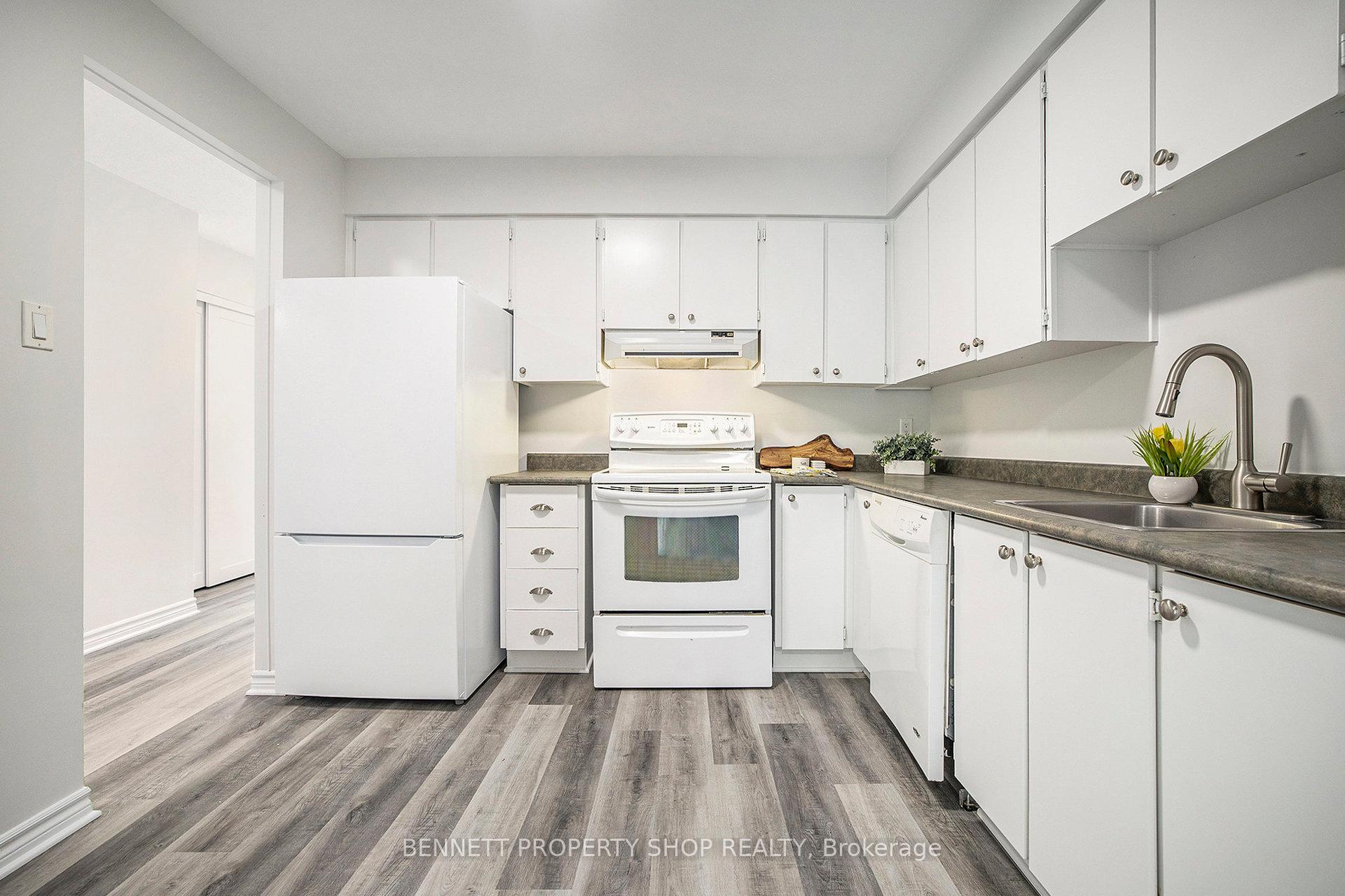 Photo 10 of 43 Clarkson Crescent, Ottawa, Kanata - Katimavik — HOMEH