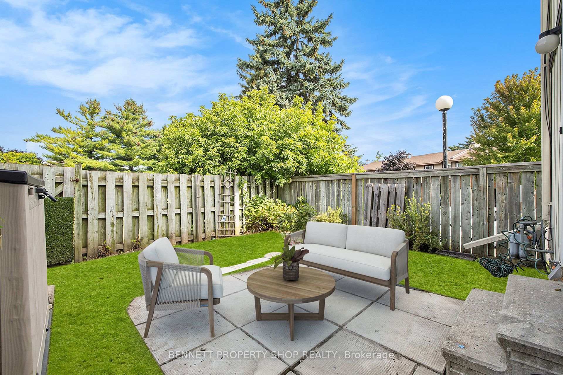Photo 19 of 43 Clarkson Crescent, Ottawa, Kanata - Katimavik — HOMEH