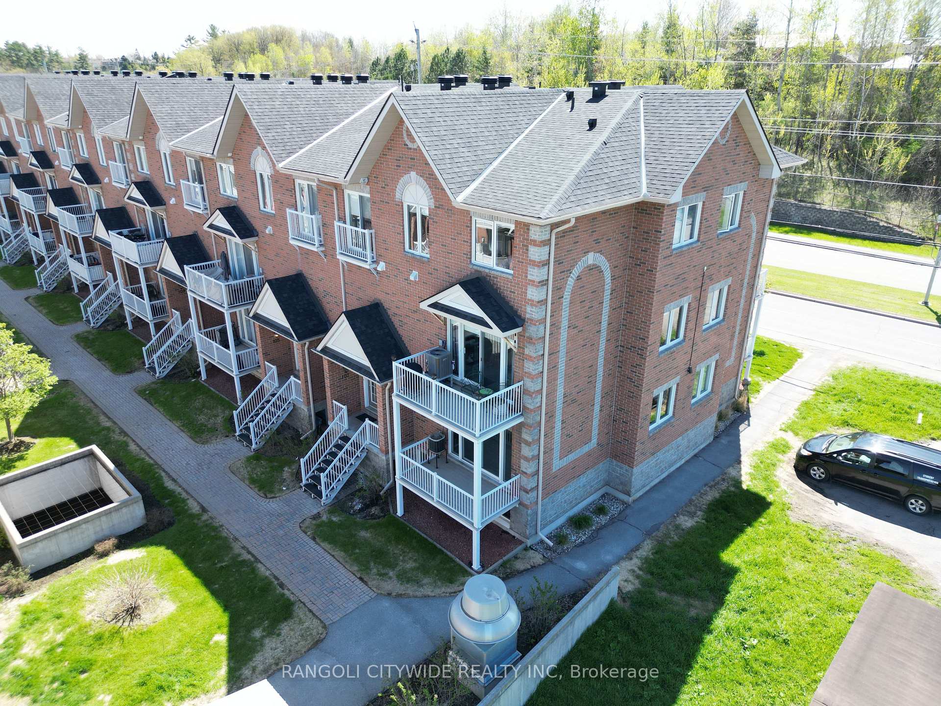 Photo 1 of Unit 101, 3265 St Joseph Boulevard, Ottawa, Bilberry Creek/Queenswood Heights — HOMEH
