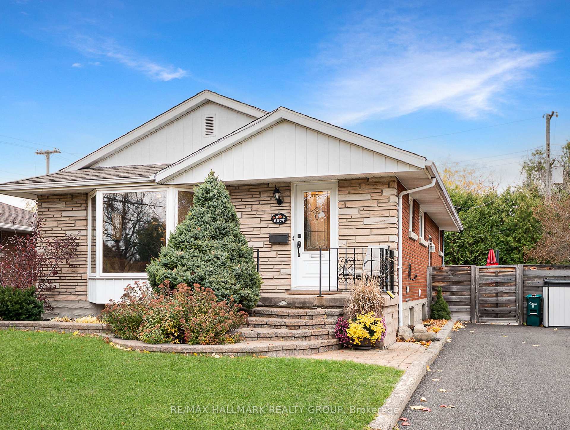 Photo 1 of 2077 Lemay Crescent, Ottawa, Elmvale Acres/Urbandale — HOMEH