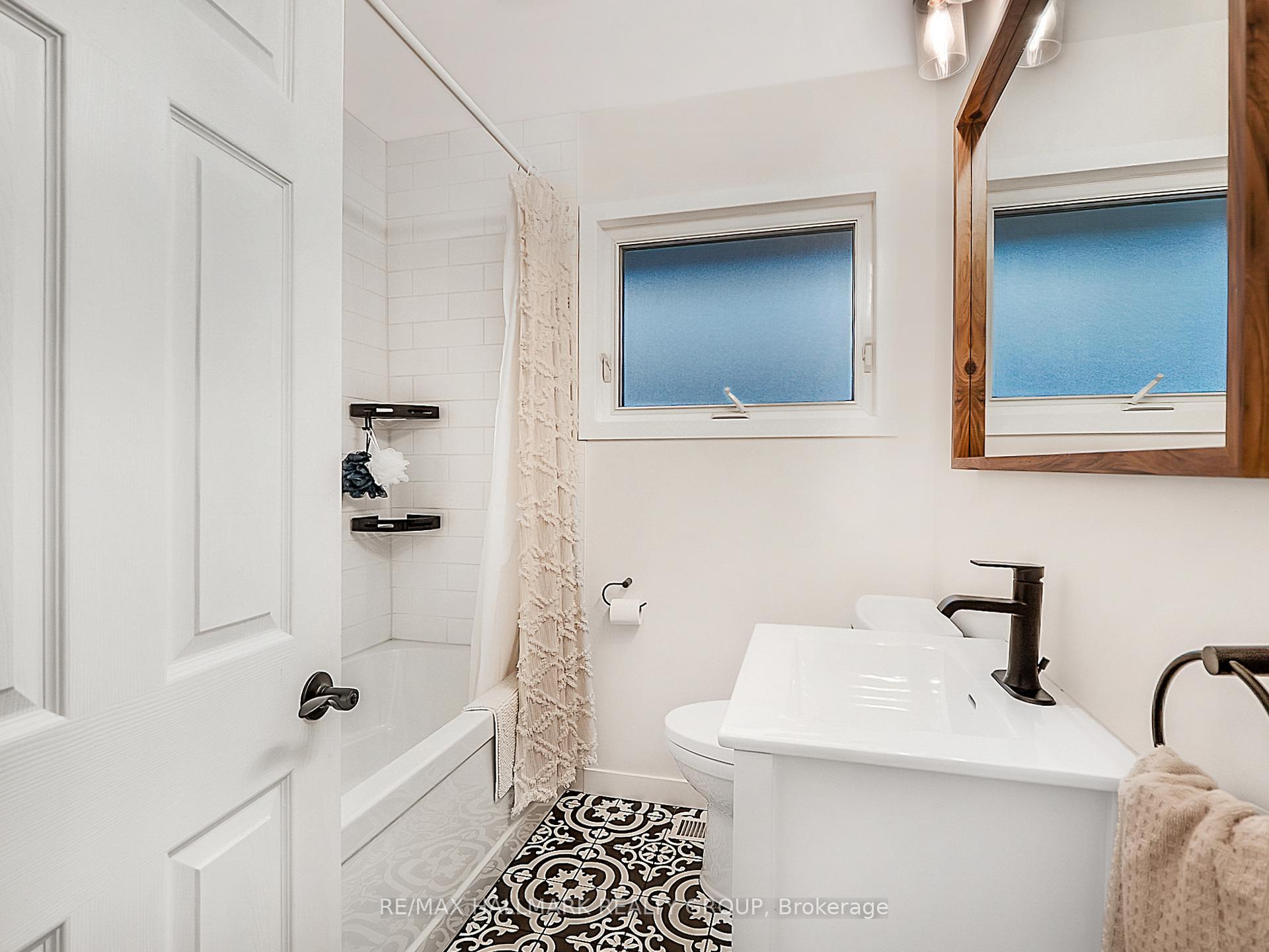 Photo 10 of 2077 Lemay Crescent, Ottawa, Elmvale Acres/Urbandale — HOMEH