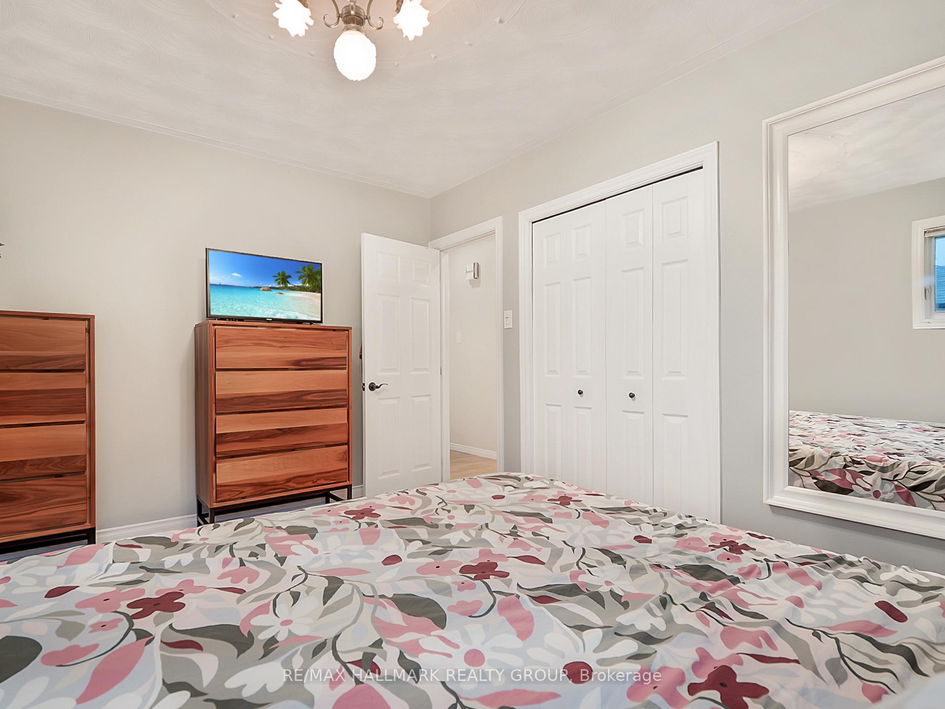 Photo 22 of 2077 Lemay Crescent, Ottawa, Elmvale Acres/Urbandale — HOMEH