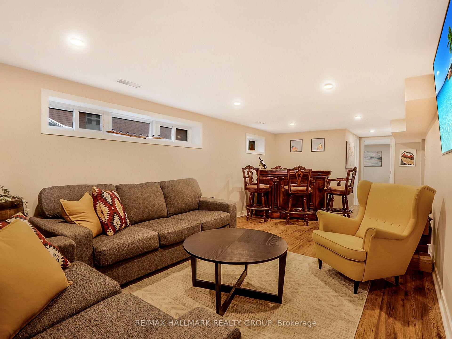 Photo 17 of 2077 Lemay Crescent, Ottawa, Elmvale Acres/Urbandale — HOMEH