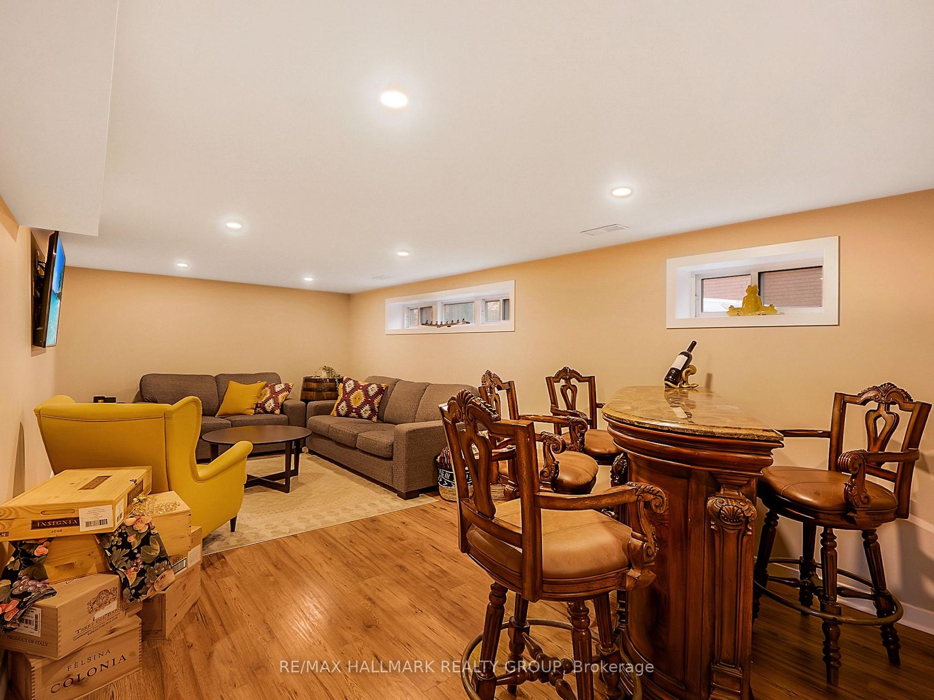 Photo 21 of 2077 Lemay Crescent, Ottawa, Elmvale Acres/Urbandale — HOMEH