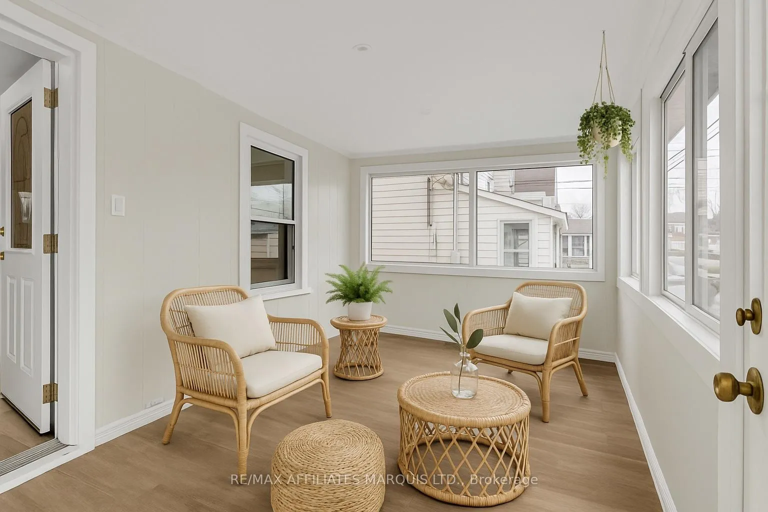 Photo 3 of 413 Cumberland Street, Cornwall — HOMEH
