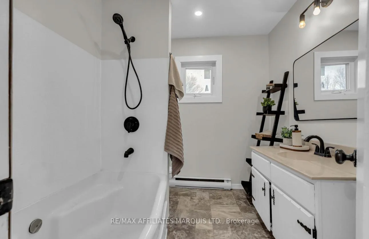 Photo 23 of 413 Cumberland Street, Cornwall — HOMEH