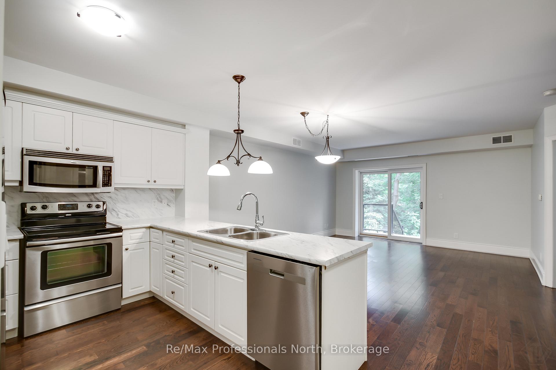 Photo 10 of Unit 104, 391 James Street W, Gravenhurst, Muskoka (S) — HOMEH