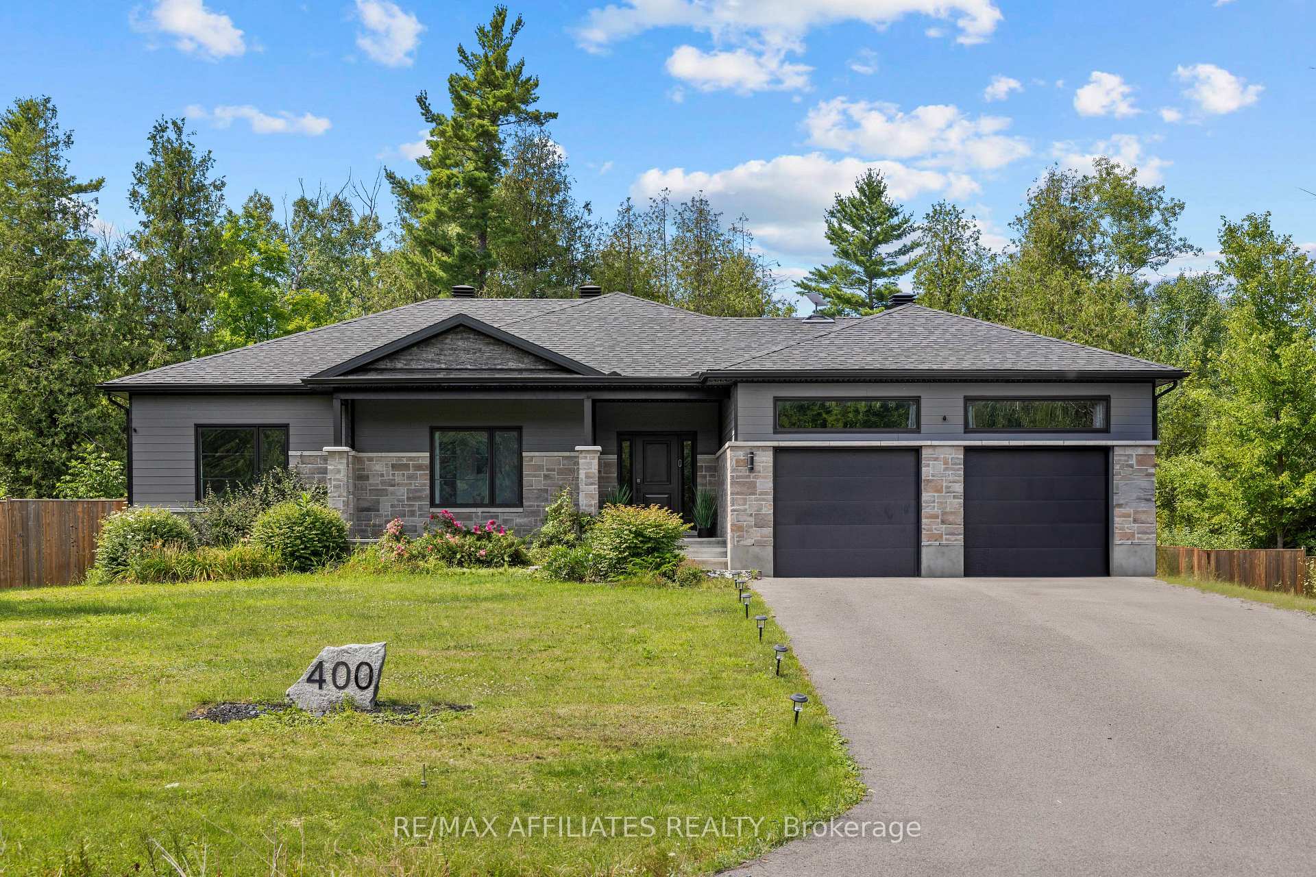 Front of 400 Cinnamon Crescent