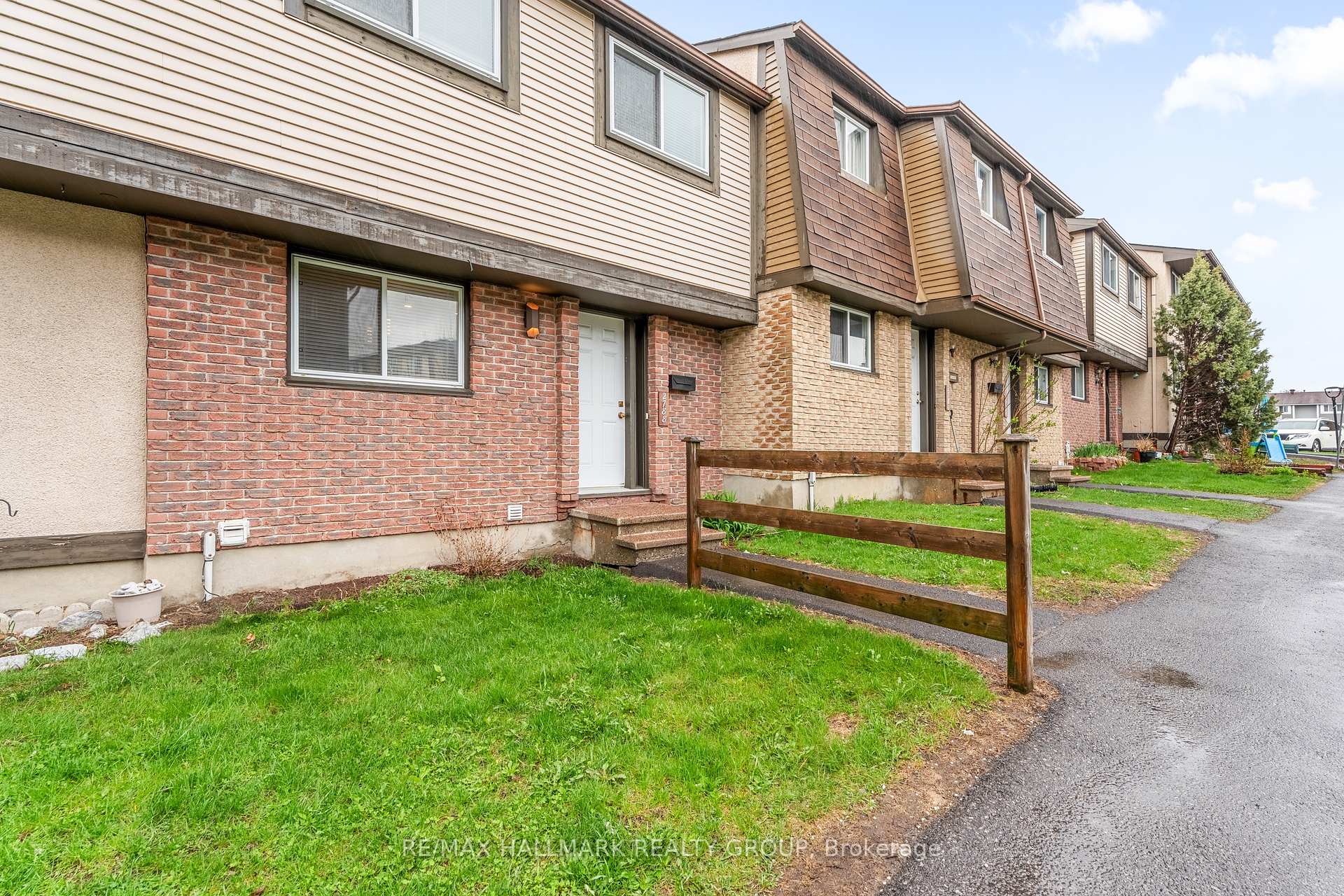 Photo 2 of 2788 Pimlico Crescent, Ottawa, Emerald Woods/Sawmill Creek — HOMEH