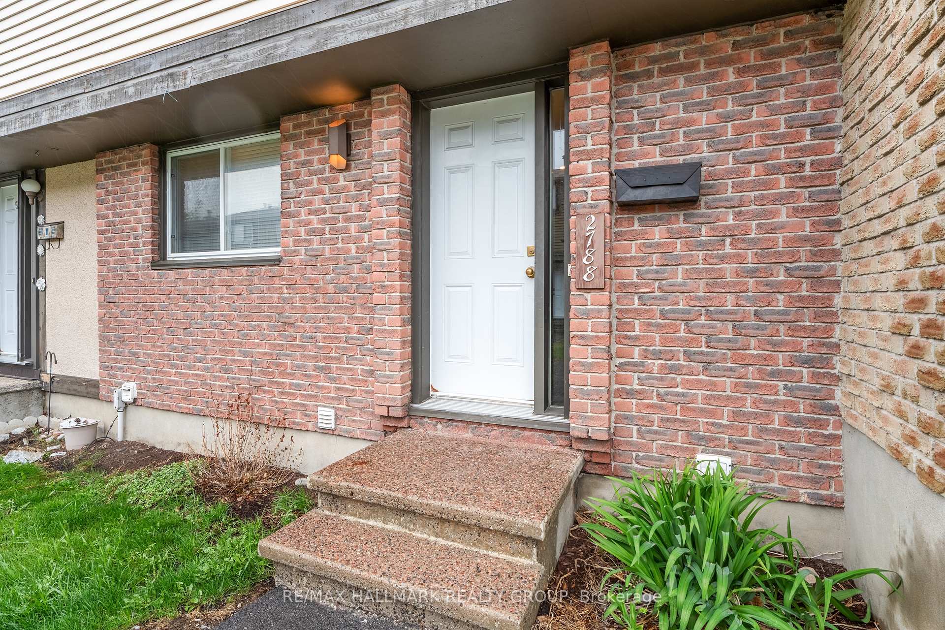 Photo 3 of 2788 Pimlico Crescent, Ottawa, Emerald Woods/Sawmill Creek — HOMEH