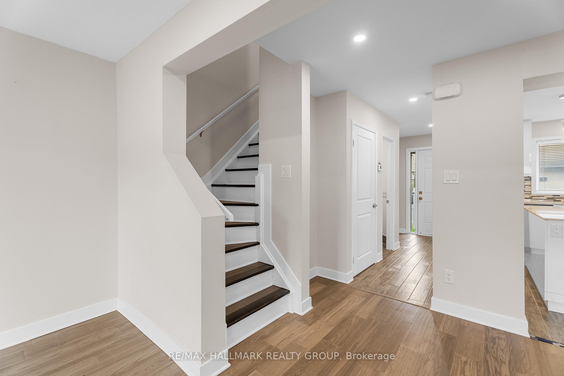 Photo 12 of 2788 Pimlico Crescent, Ottawa, Emerald Woods/Sawmill Creek — HOMEH