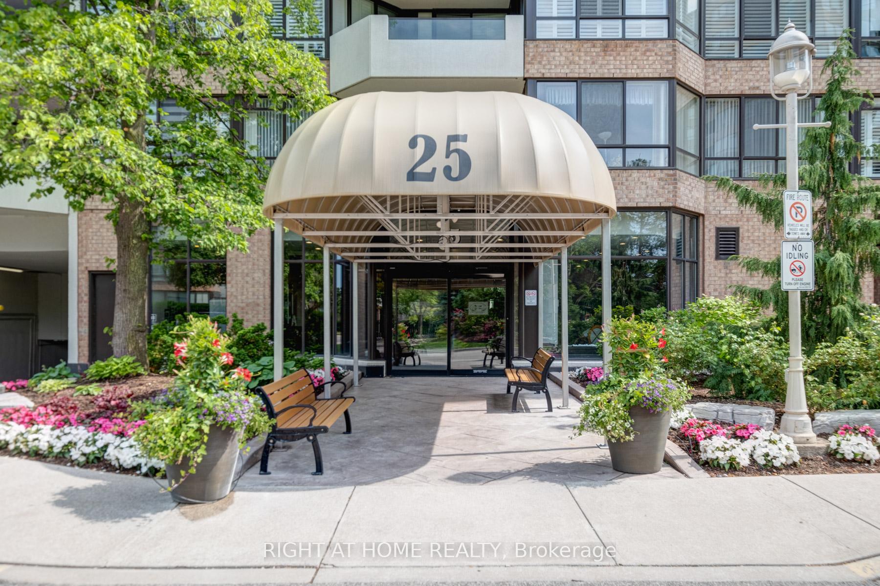 Photo 3 of Unit 818, 25 Austin Drive, Markham, Markville — HOMEH