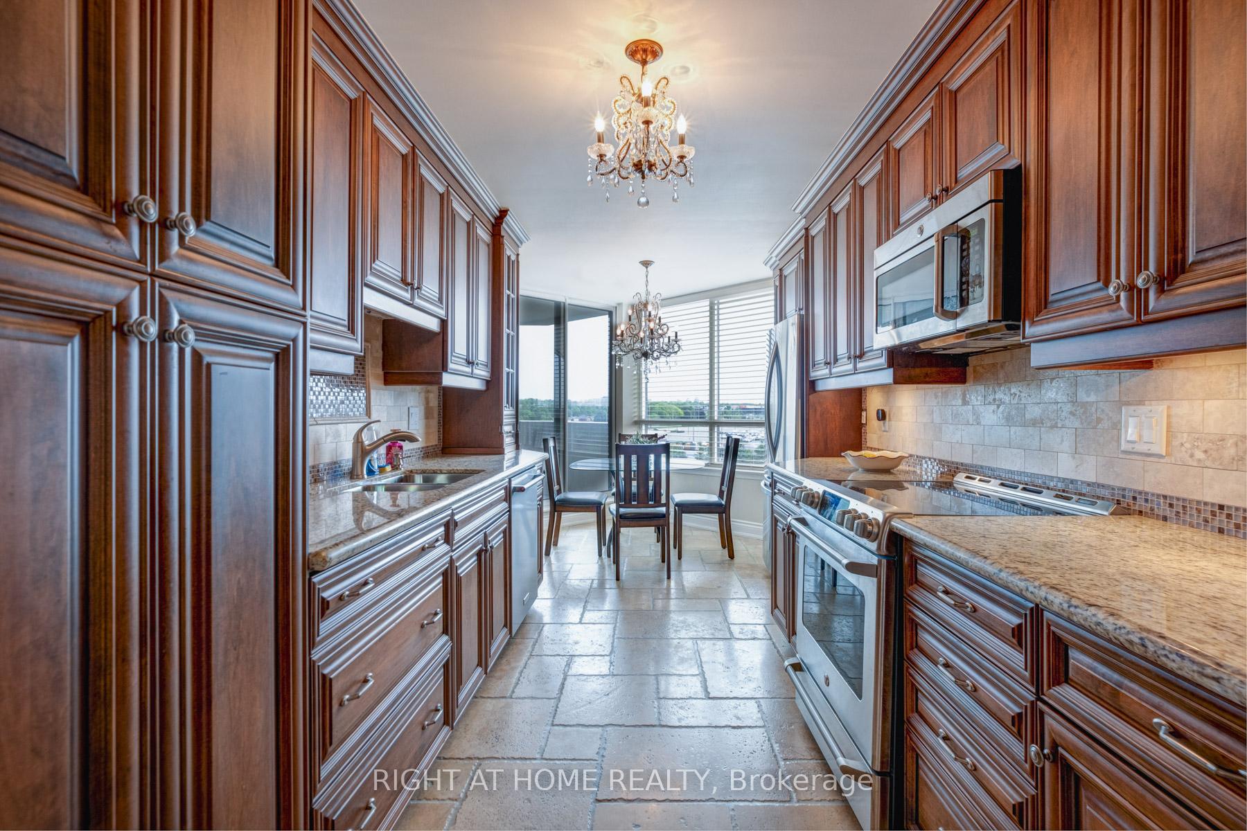 Photo 10 of Unit 818, 25 Austin Drive, Markham, Markville — HOMEH