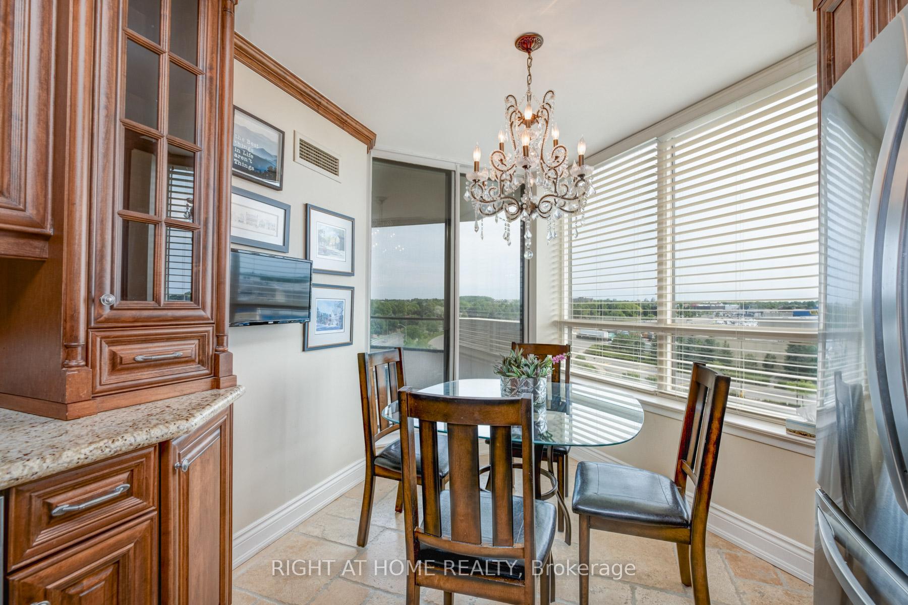 Photo 11 of Unit 818, 25 Austin Drive, Markham, Markville — HOMEH