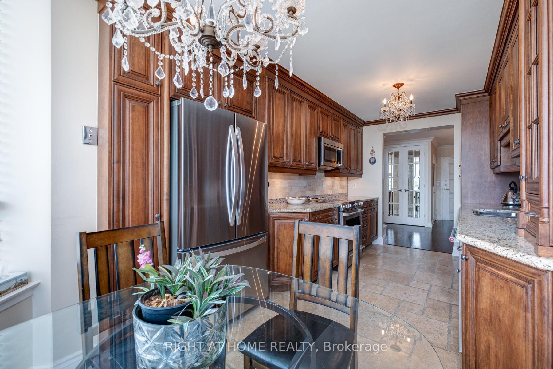 Photo 12 of Unit 818, 25 Austin Drive, Markham, Markville — HOMEH