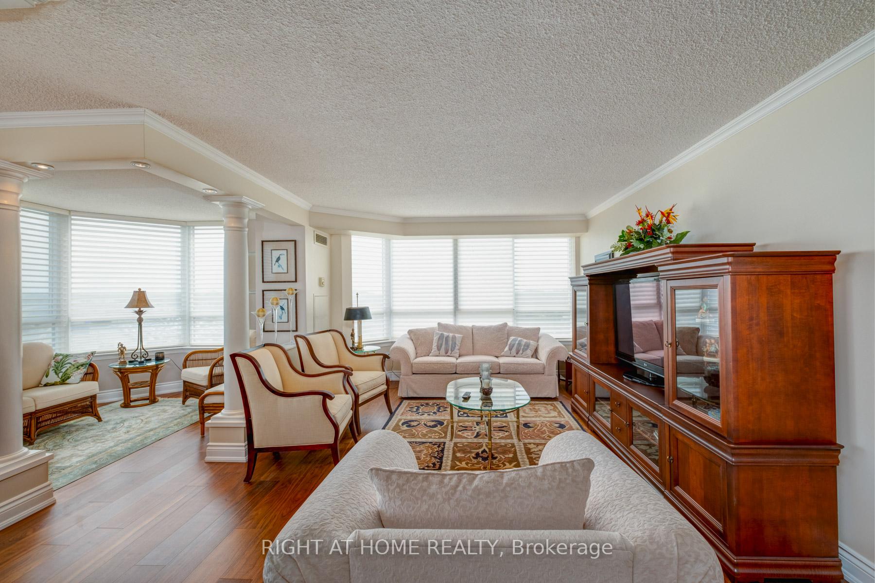 Photo 18 of Unit 818, 25 Austin Drive, Markham, Markville — HOMEH