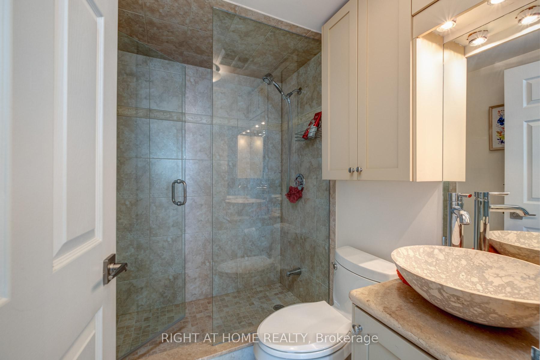 Photo 27 of Unit 818, 25 Austin Drive, Markham, Markville — HOMEH