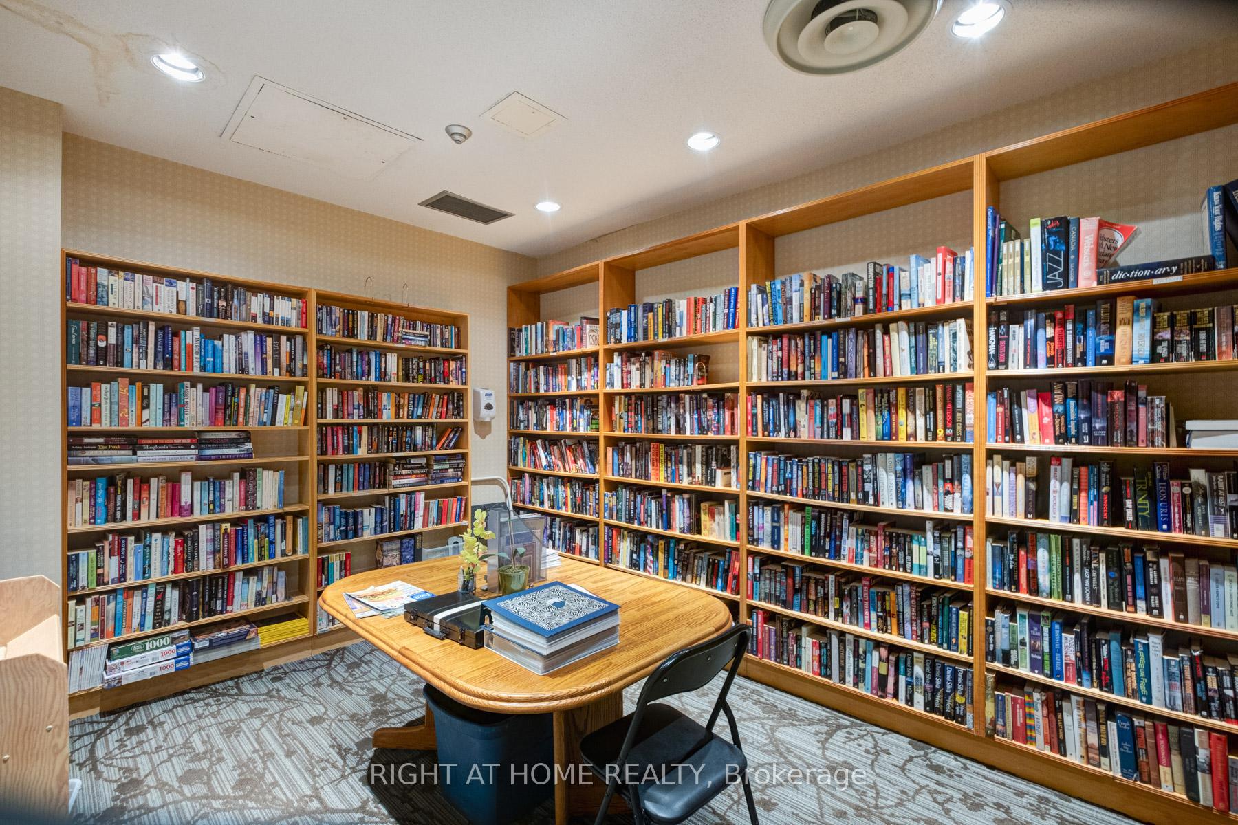 Photo 37 of Unit 818, 25 Austin Drive, Markham, Markville — HOMEH