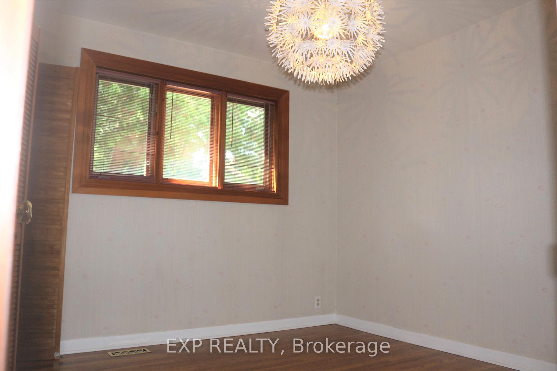 Photo 12 of 9 Stillwater Drive, Ottawa, Crystal Beach — HOMEH