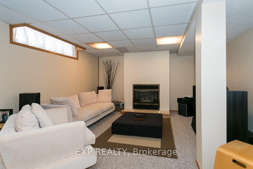 Photo 13 of 9 Stillwater Drive, Ottawa, Crystal Beach — HOMEH