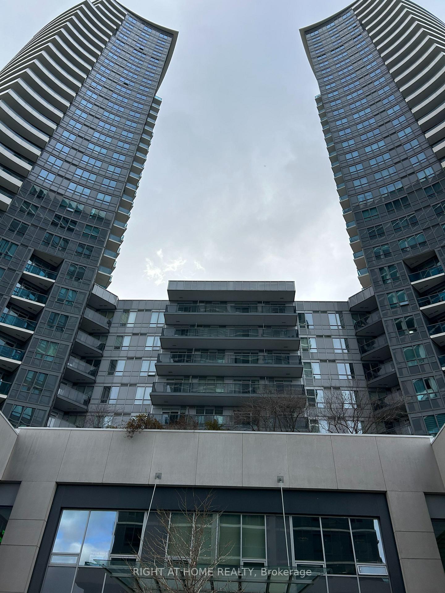 Photo 2 of Unit 1003, 7171 Yonge Street, Markham, Grandview — HOMEH