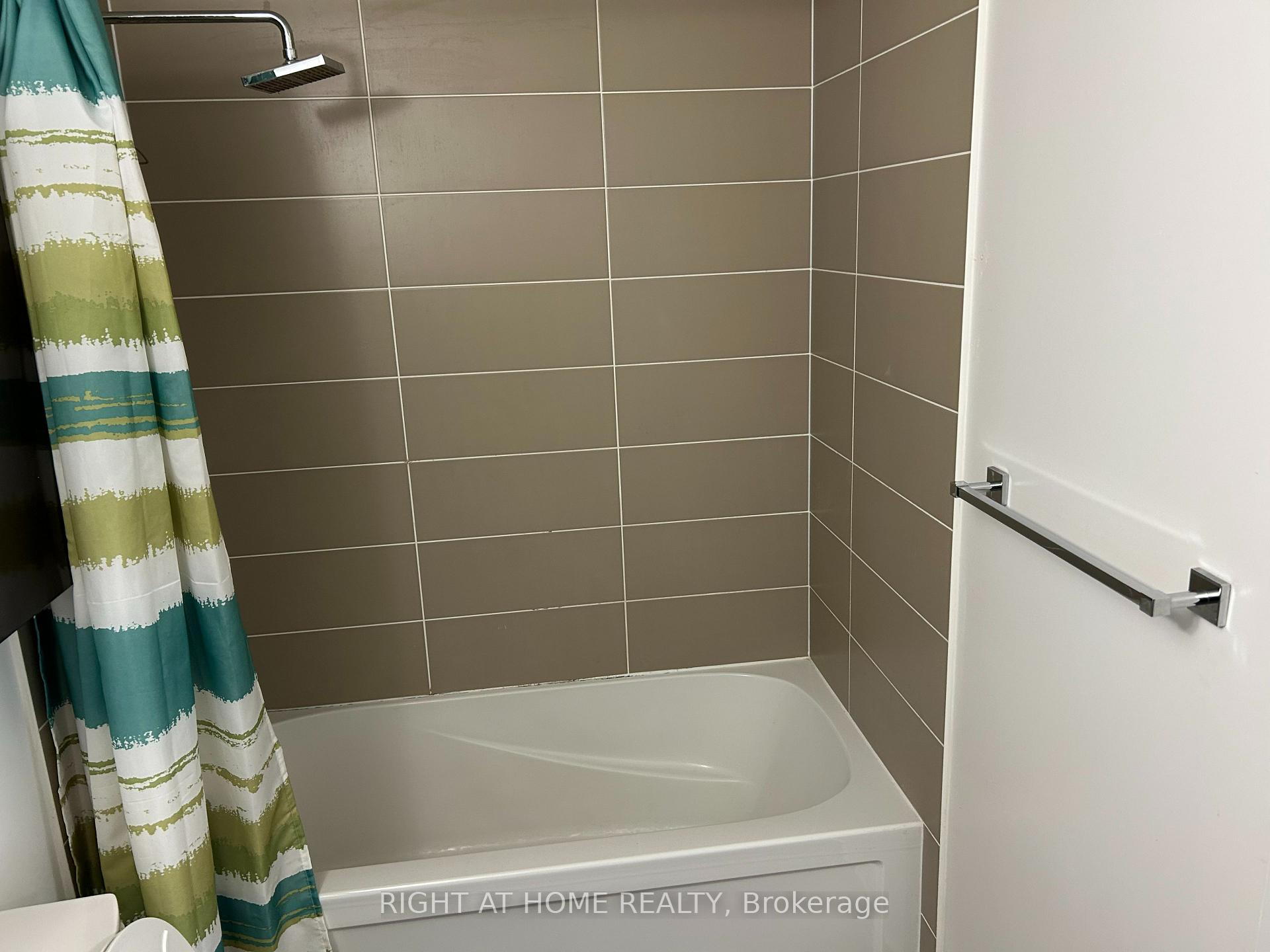 Photo 12 of Unit 1003, 7171 Yonge Street, Markham, Grandview — HOMEH