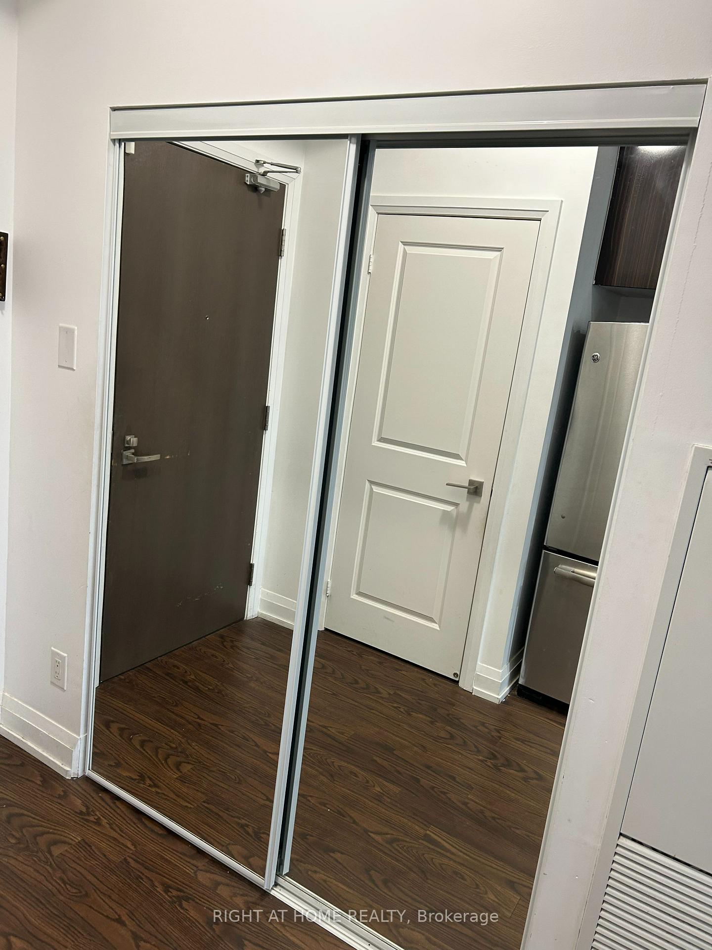 Photo 16 of Unit 1003, 7171 Yonge Street, Markham, Grandview — HOMEH