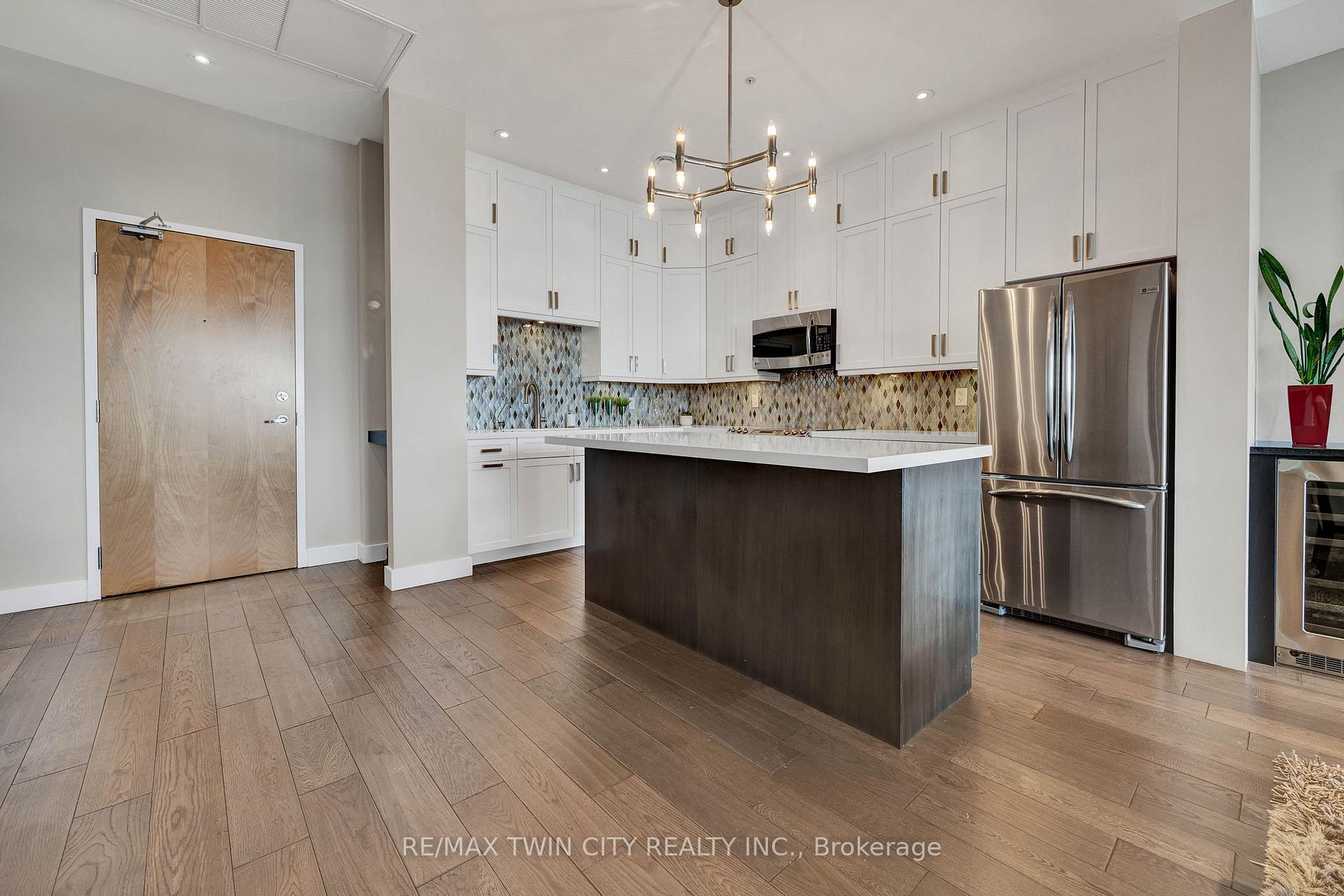 Photo 8 of Unit 604, 188 King Street S, Waterloo, Downtown Waterloo — HOMEH
