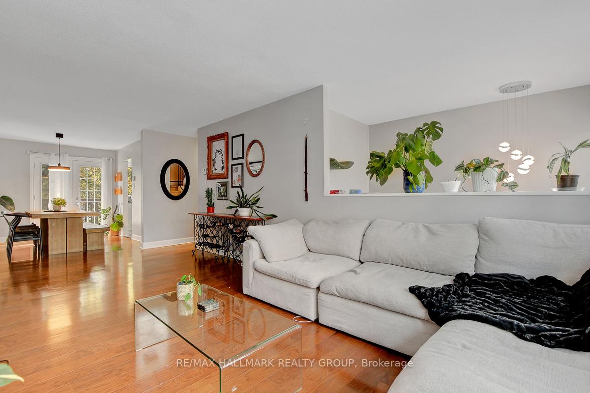 Photo 11 of 2094 Eric Crescent, Ottawa, Pineview — HOMEH