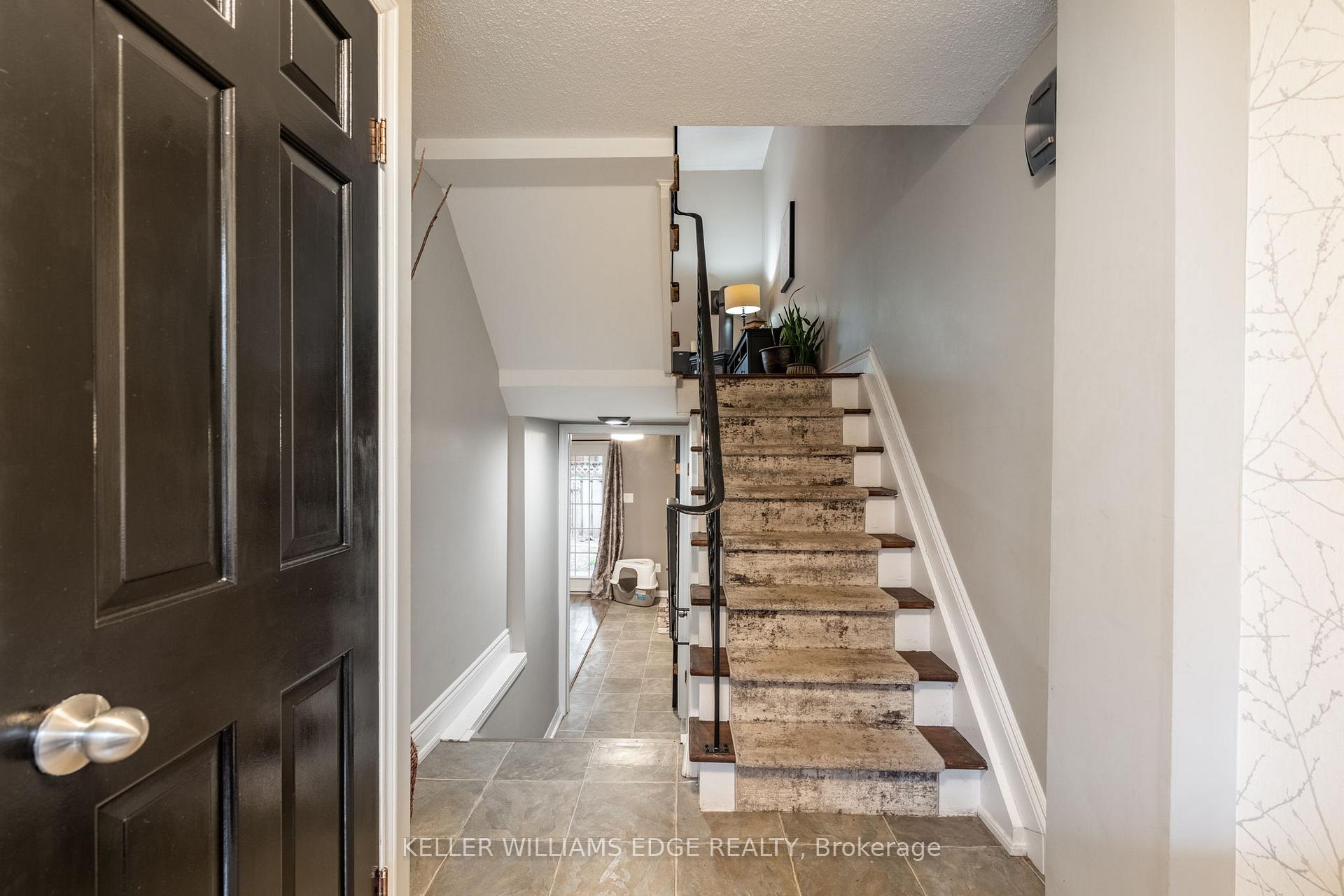 Photo 5 of Unit 7, 91 Livingston Avenue, Grimsby, Grimsby West — HOMEH