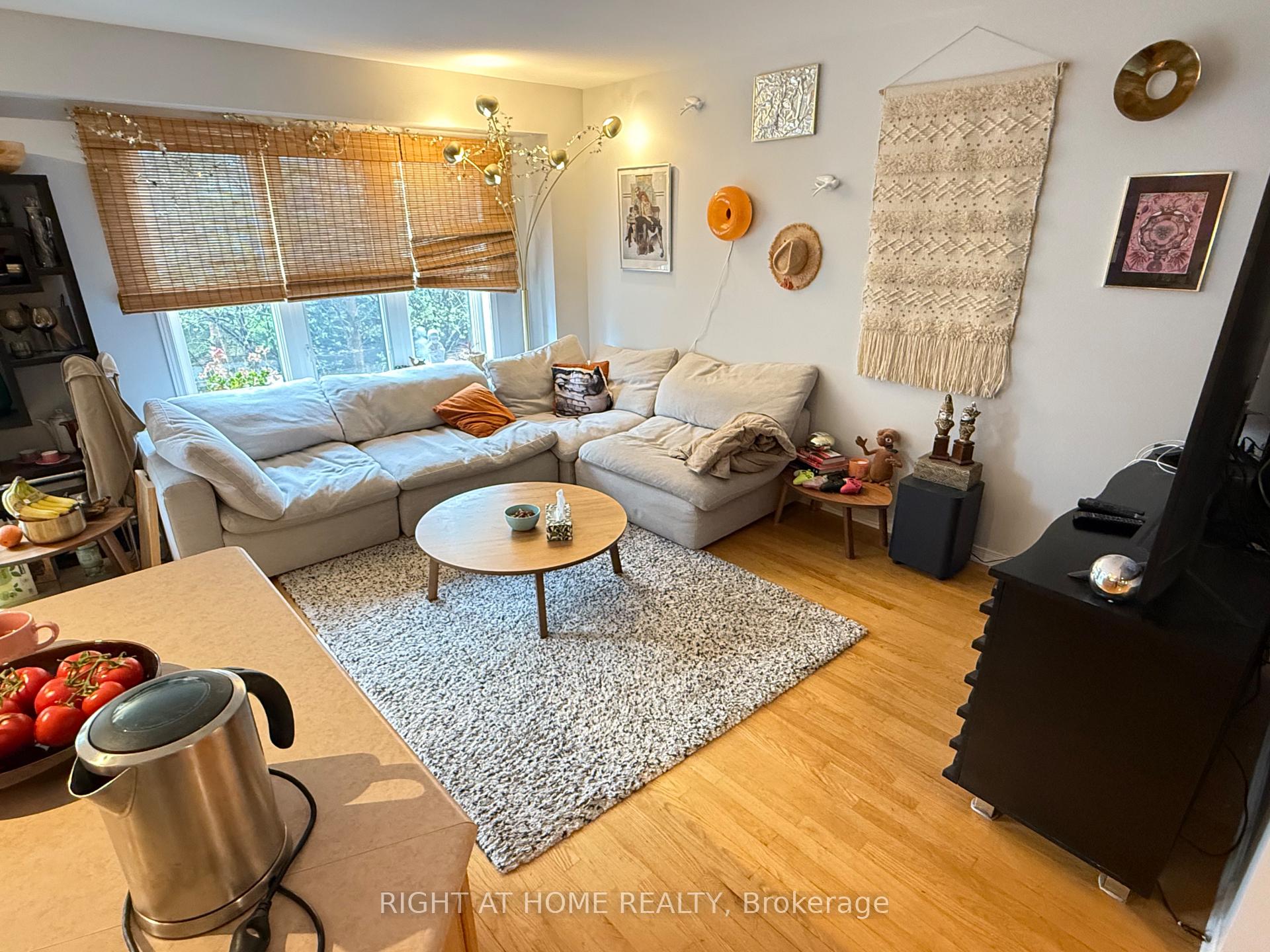 Photo 5 of 133 Scout Street, Ottawa, Central Park — HOMEH