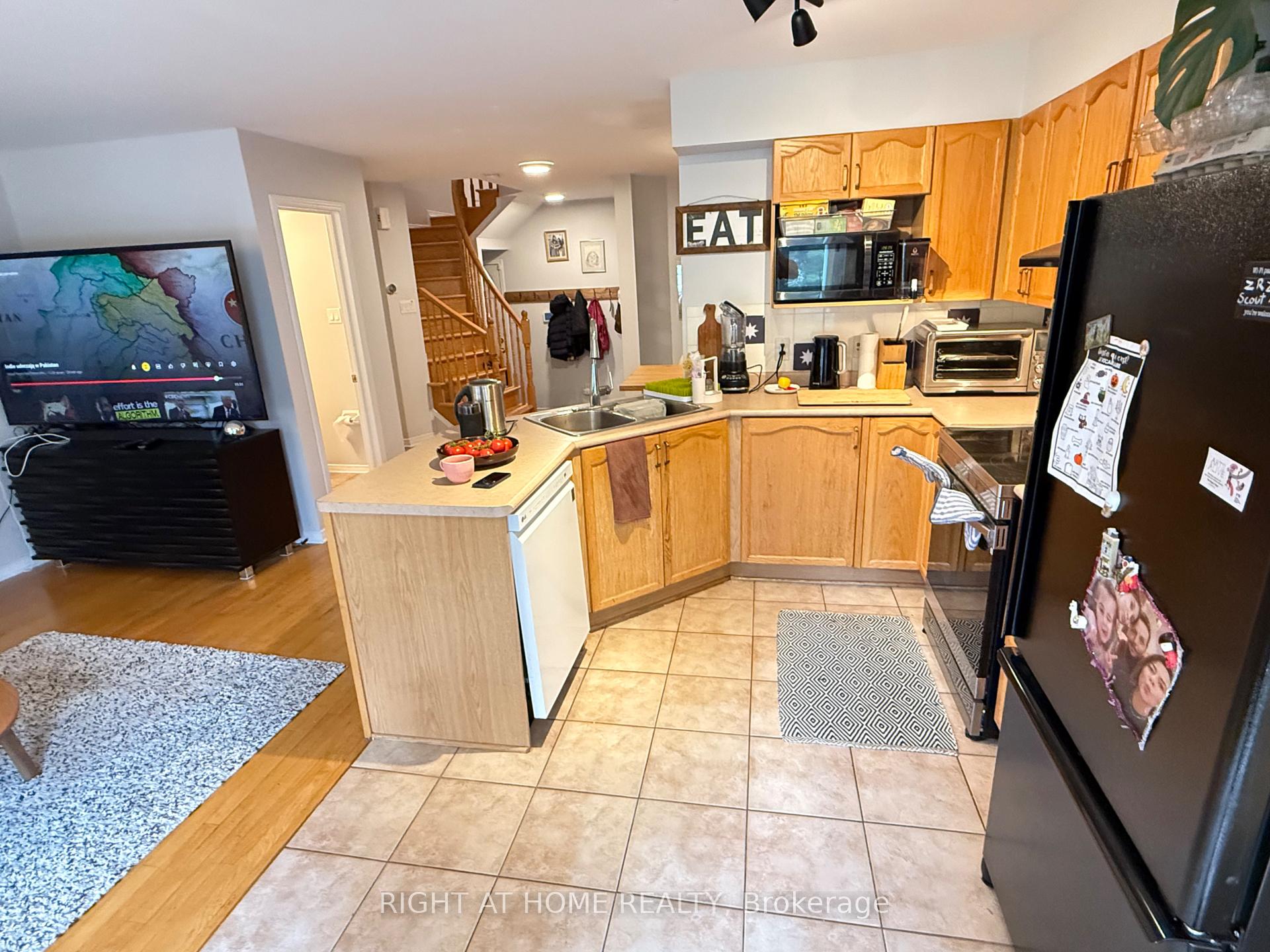 Photo 4 of 133 Scout Street, Ottawa, Central Park — HOMEH