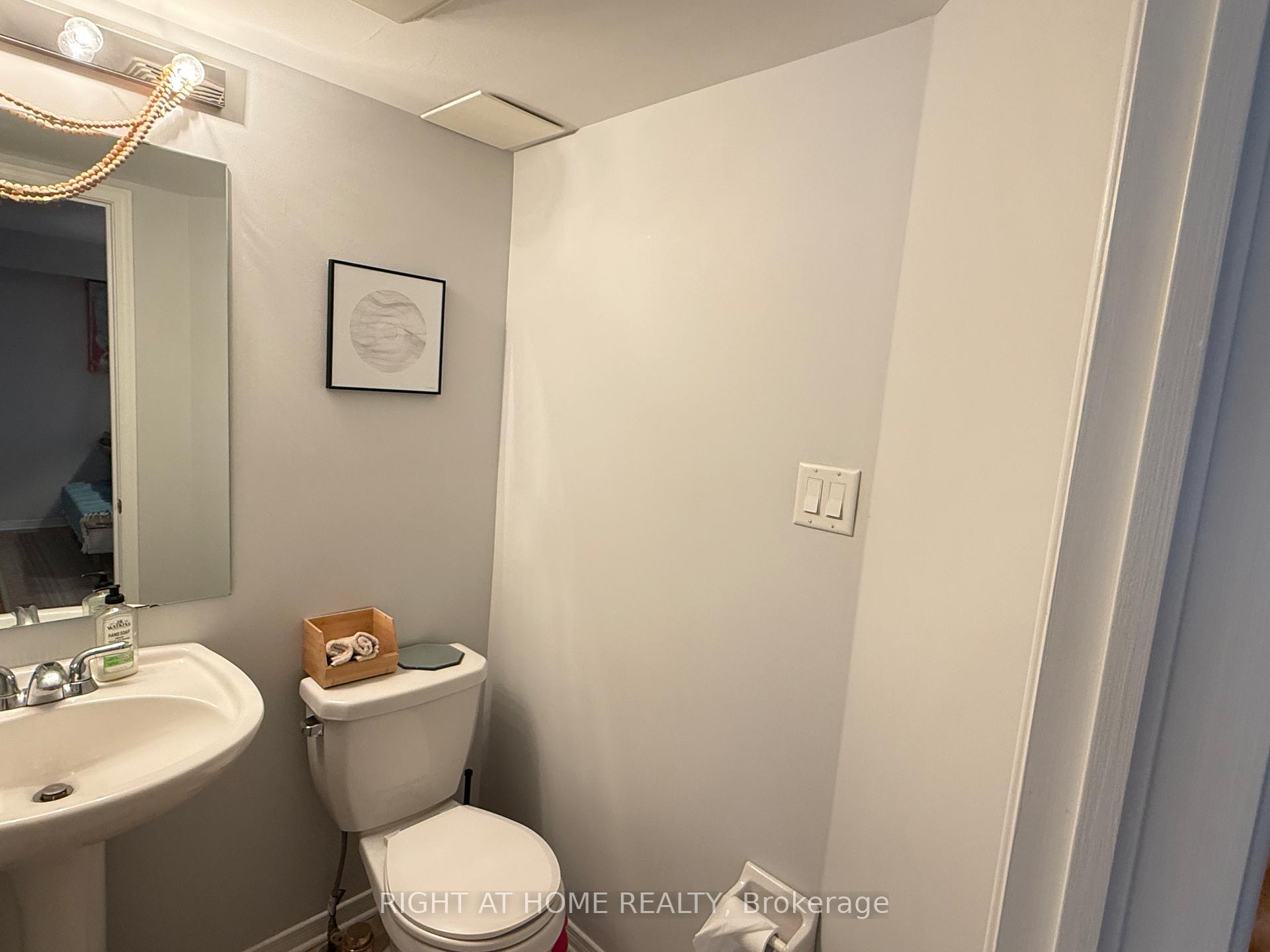 Photo 6 of 133 Scout Street, Ottawa, Central Park — HOMEH