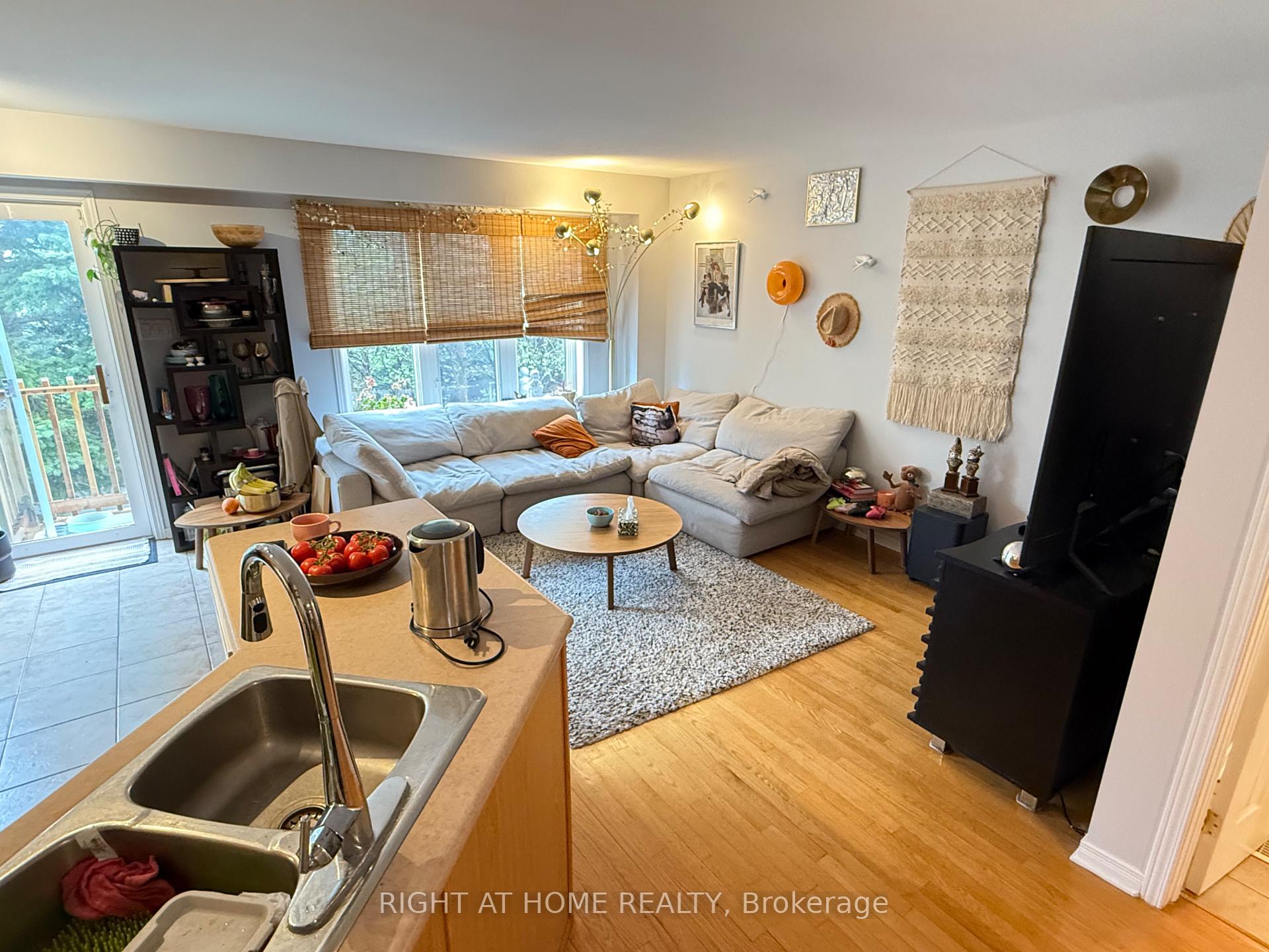 Photo 8 of 133 Scout Street, Ottawa, Central Park — HOMEH