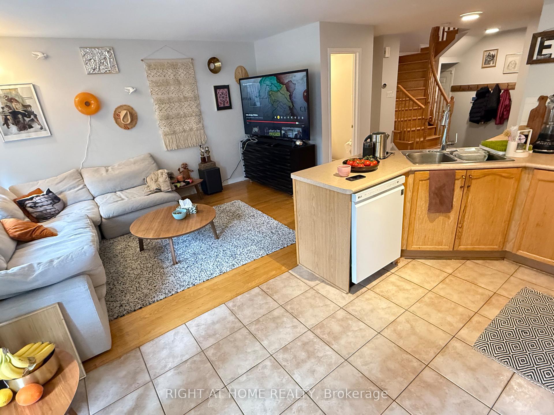 Photo 9 of 133 Scout Street, Ottawa, Central Park — HOMEH