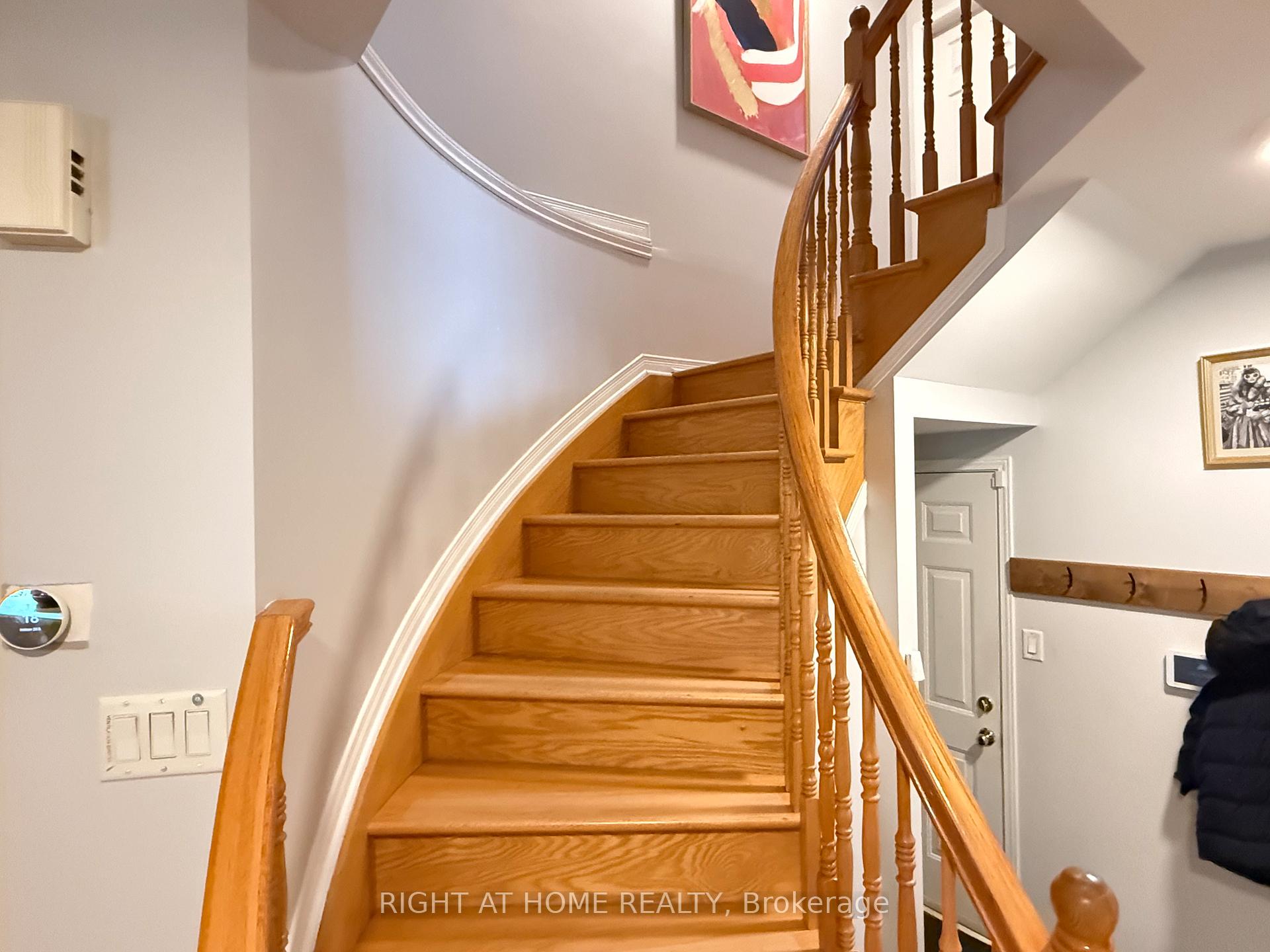 Photo 11 of 133 Scout Street, Ottawa, Central Park — HOMEH