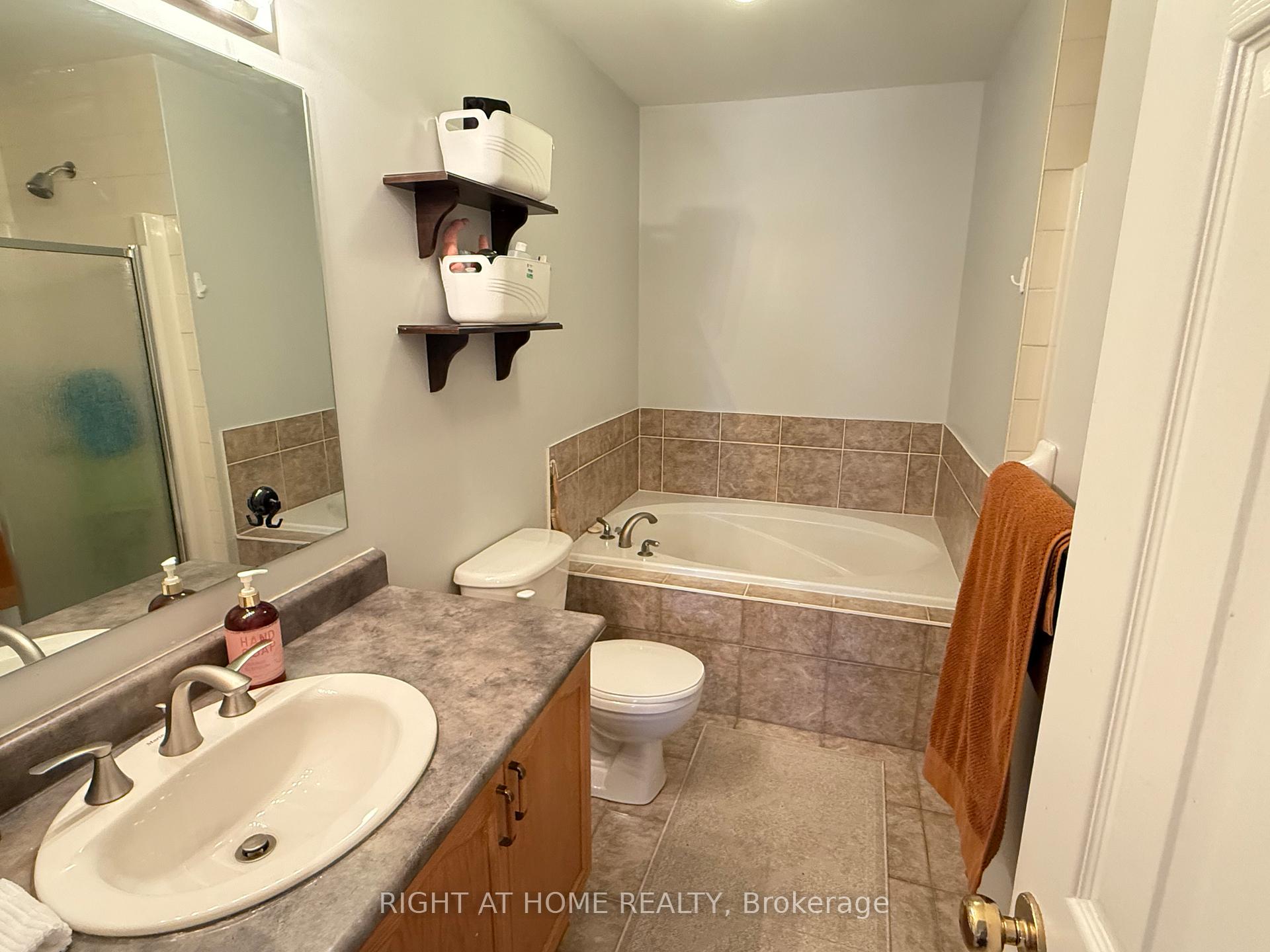 Photo 14 of 133 Scout Street, Ottawa, Central Park — HOMEH
