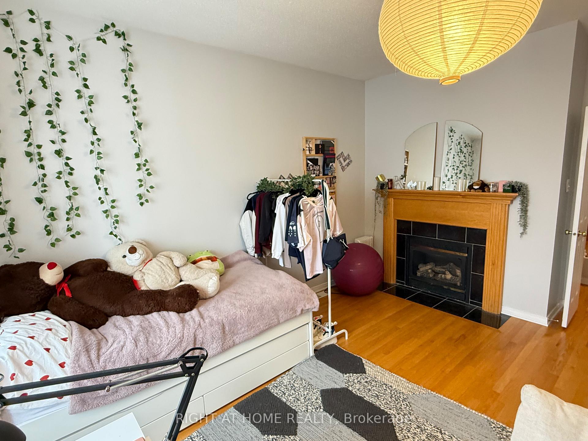 Photo 17 of 133 Scout Street, Ottawa, Central Park — HOMEH