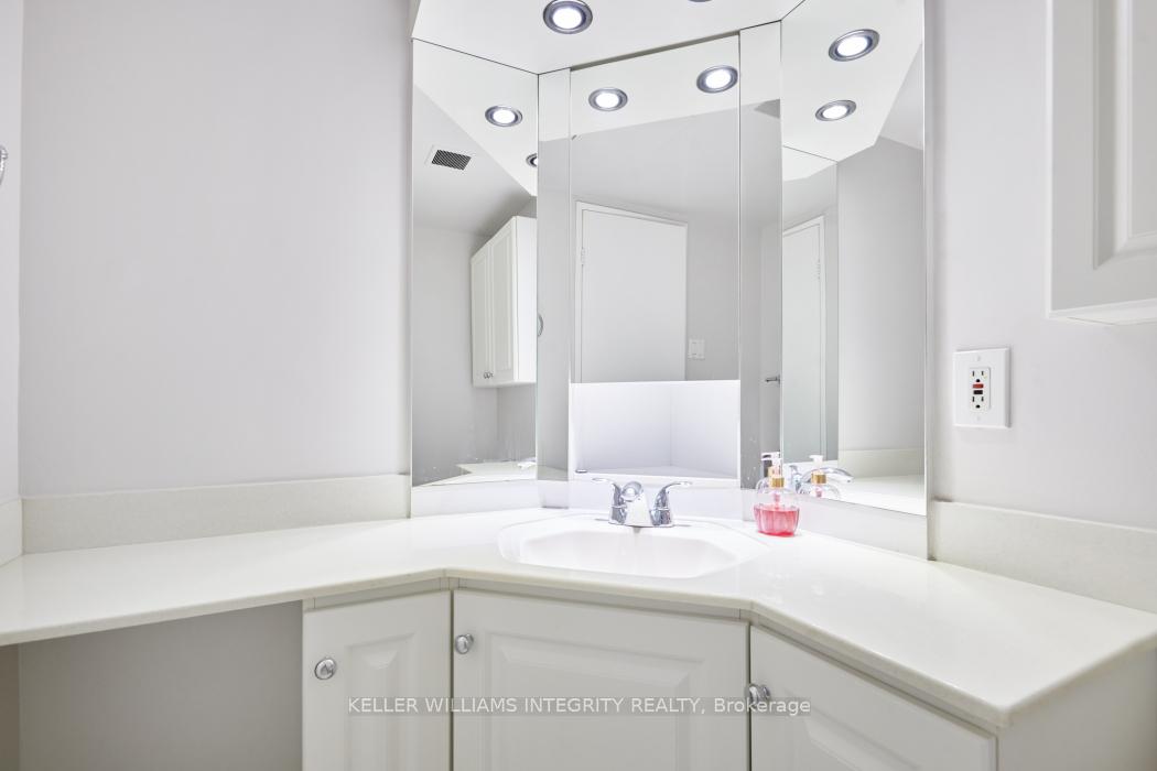 Photo 10 of Unit 305, 2400 Virginia Drive, Ottawa, Guildwood Estates - Urbandale Acres — HOMEH