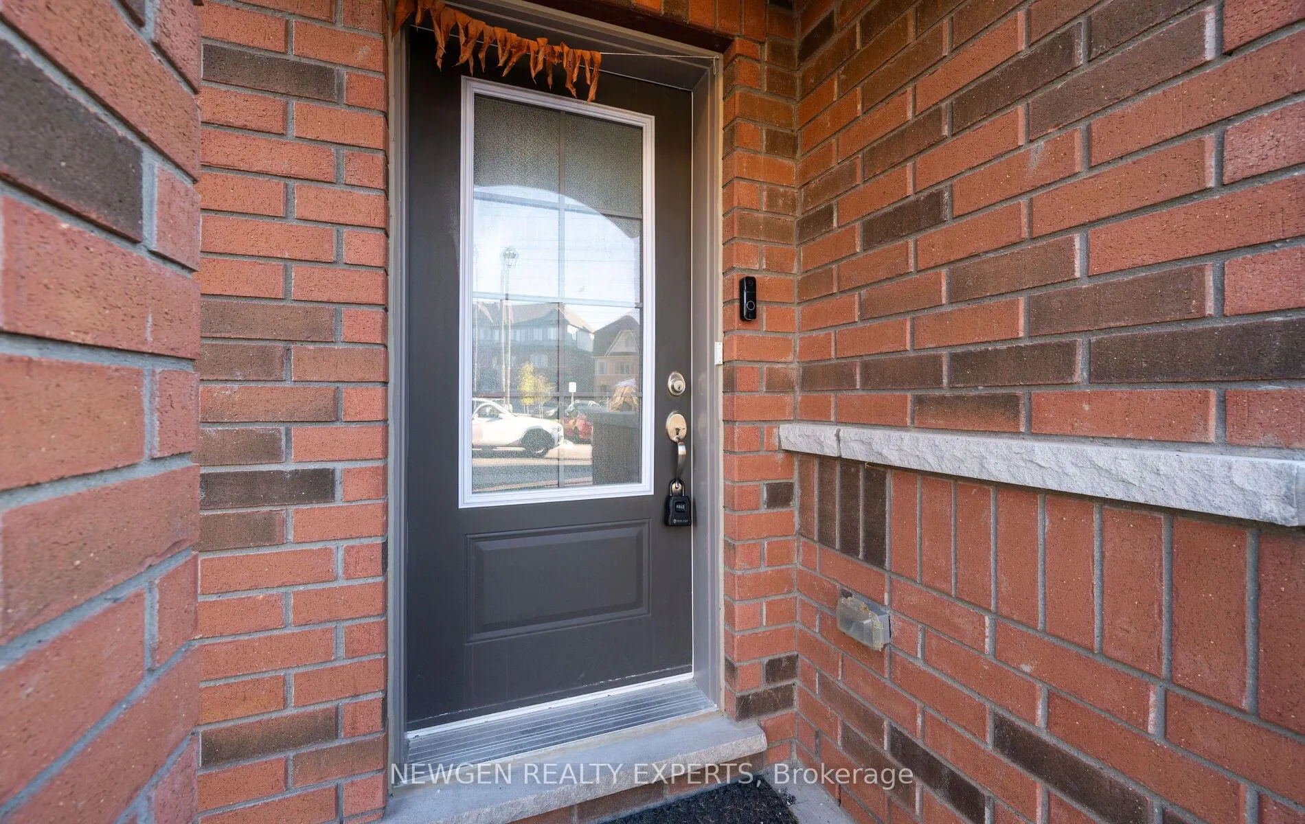 Photo 3 of 223 Royal Northern Path N, Oshawa, Windfields — HOMEH