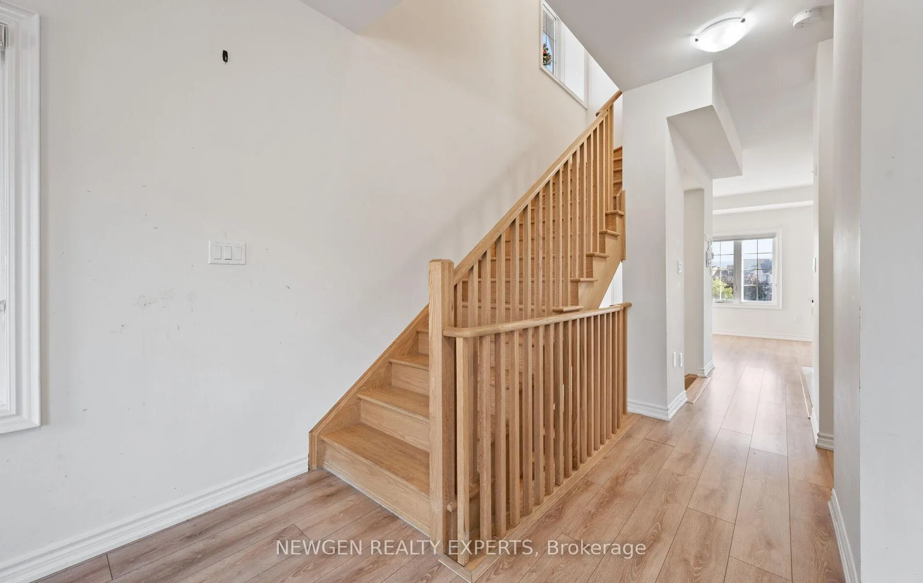 Photo 17 of 223 Royal Northern Path N, Oshawa, Windfields — HOMEH