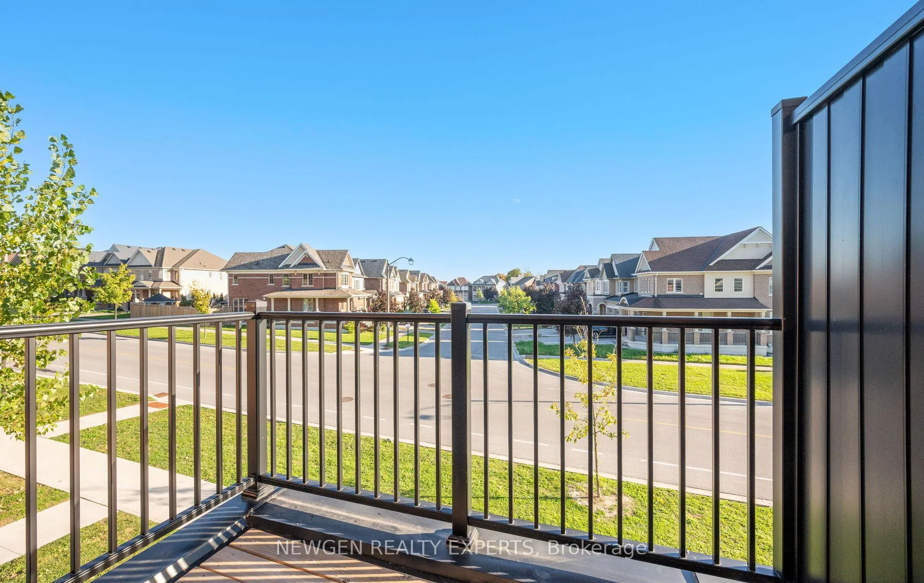 Photo 21 of 223 Royal Northern Path N, Oshawa, Windfields — HOMEH